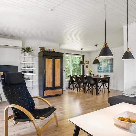 بيت للعطل 3 Bedroom Awesome In *