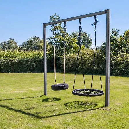 3 Bedroom Awesome In بيت للعطل